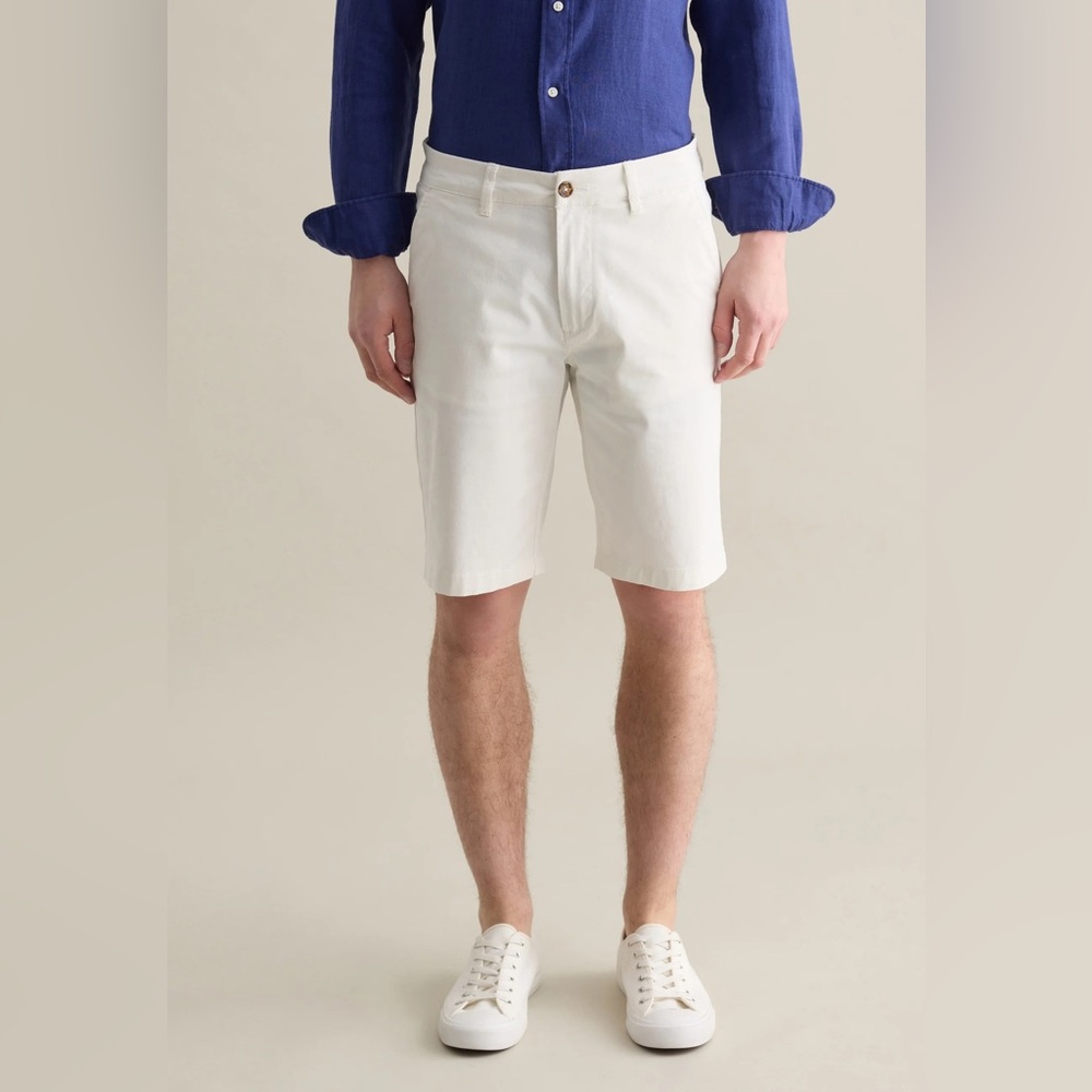 NWT SIZE 52/ US 36 Men's White Flat Front Shorts